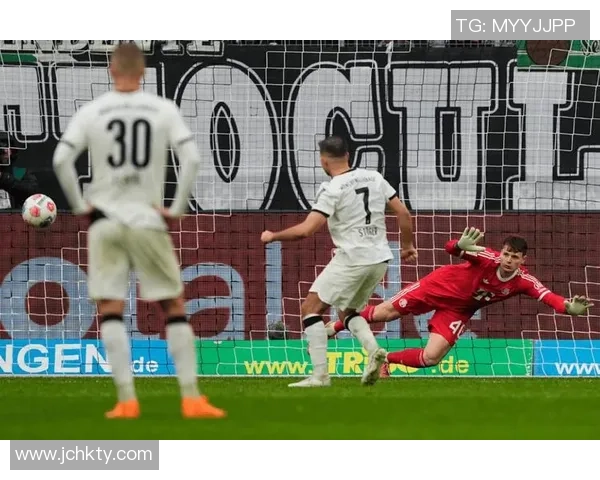 孔帕尼：乌尔比希明天首发 不会觉得对阵的是排名倒数第一的球队