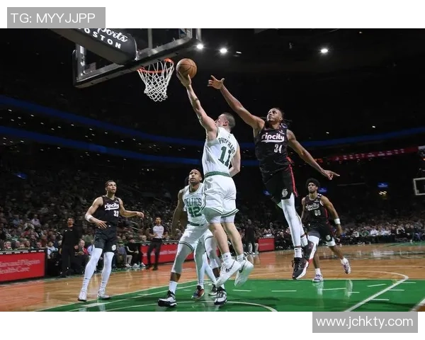 普理查德谈低迷时调整心态以团队贡献助攻抢断篮板展现价值 普理查德谈低迷时调整心态以团队贡献助攻抢断篮板展现价值